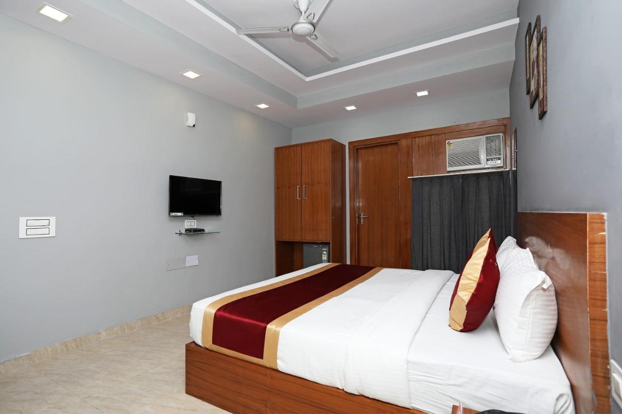 Capital O Aashiyana Paradise Near Omaxe Gurgaon Mall Hotel Exterior foto