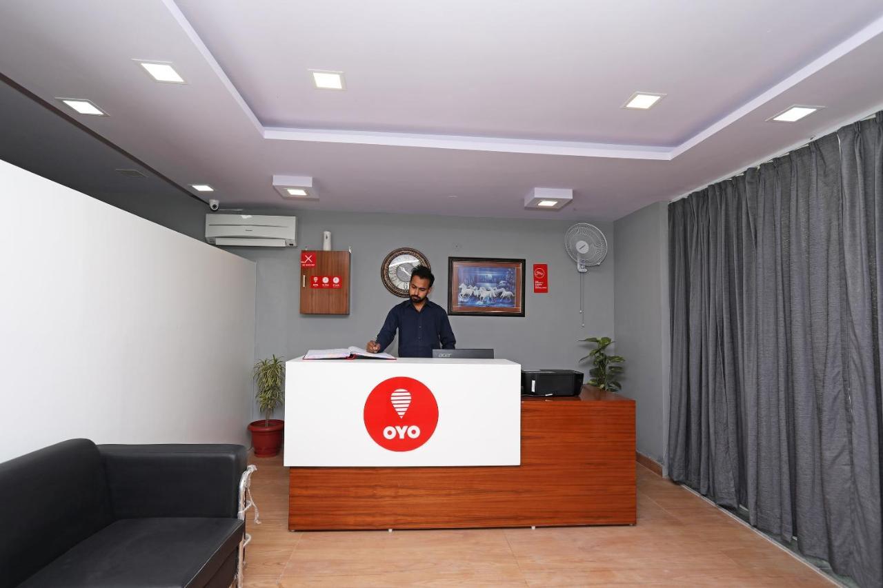 Capital O Aashiyana Paradise Near Omaxe Gurgaon Mall Hotel Exterior foto