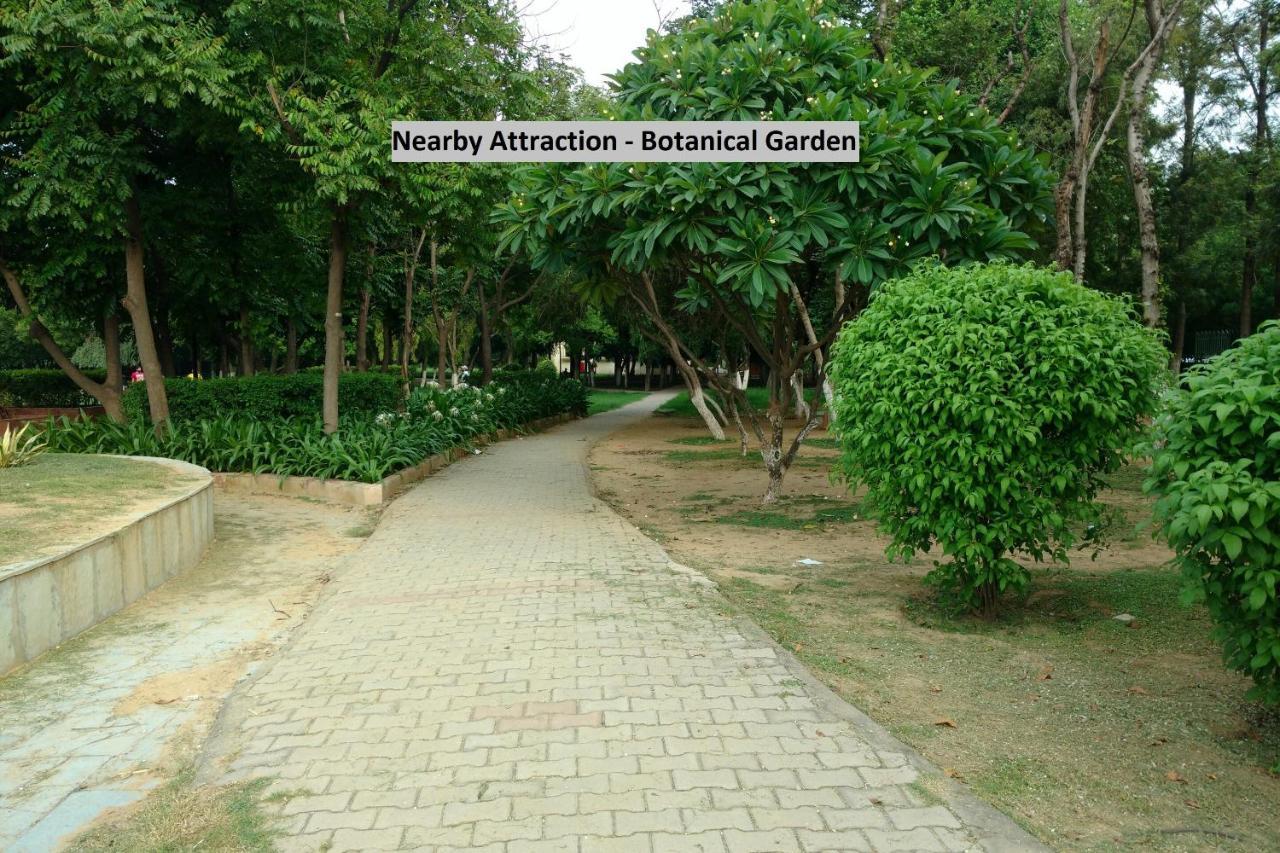 Capital O Aashiyana Paradise Near Omaxe Gurgaon Mall Hotel Exterior foto